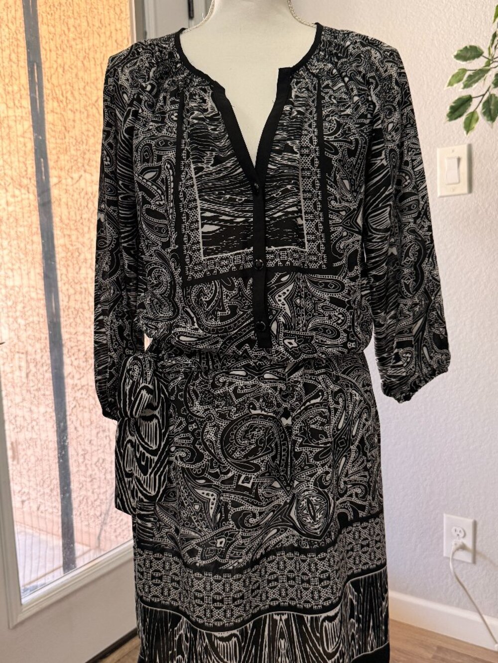 Cache' Tie Waist Dress Size M